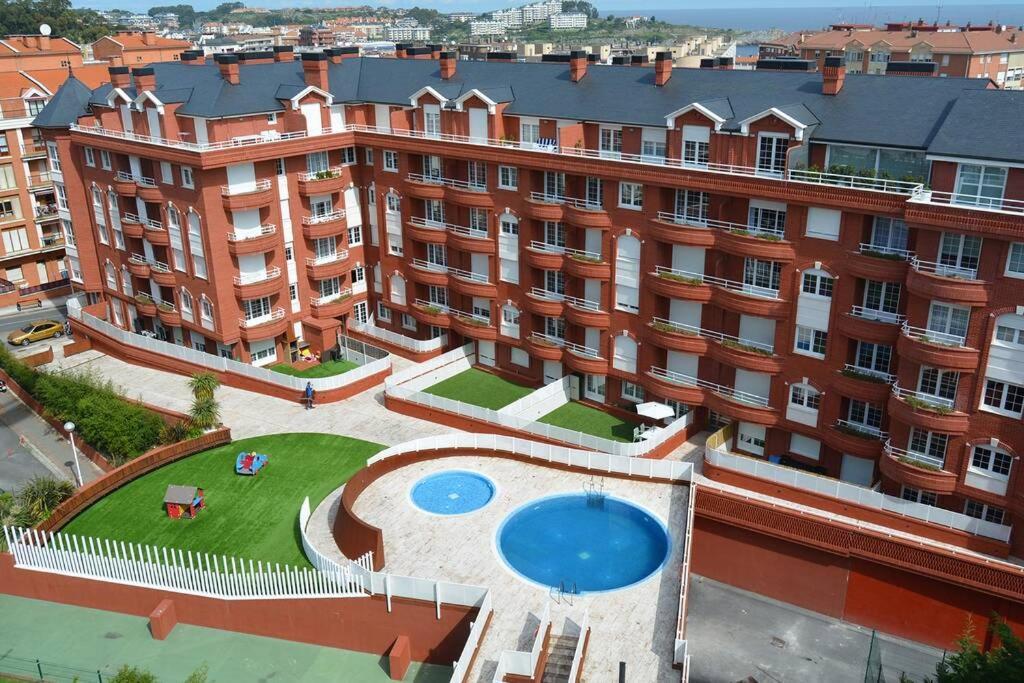 Castro Holidays - Centrico Piscina Urbanizacion Garaje Gratis Кастро-Урдиалес Екстериор снимка
