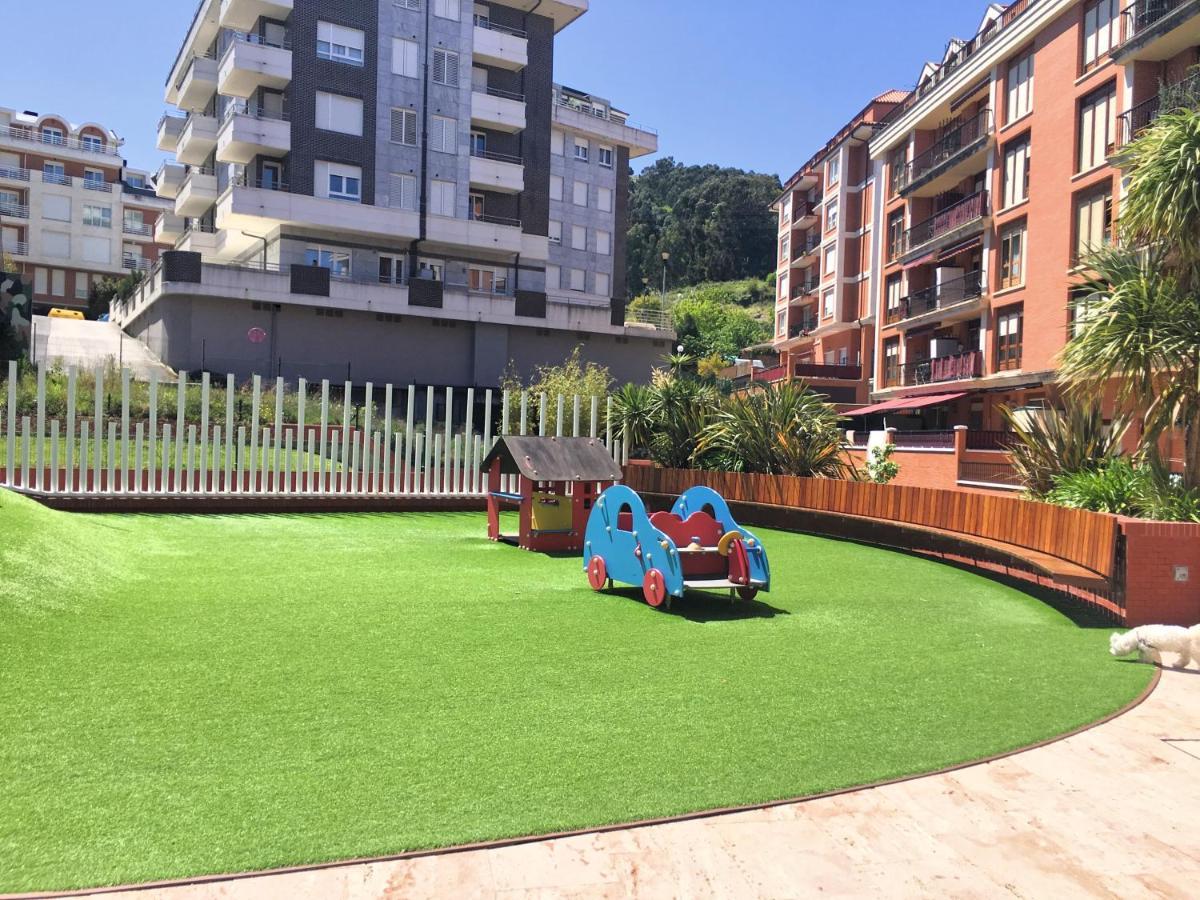 Castro Holidays - Centrico Piscina Urbanizacion Garaje Gratis Кастро-Урдиалес Екстериор снимка
