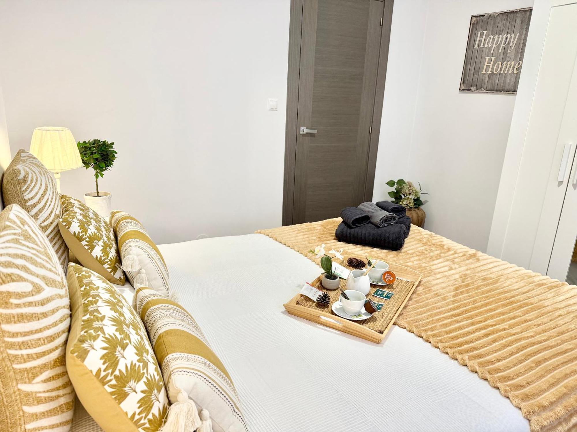 Castro Holidays - Centrico Piscina Urbanizacion Garaje Gratis Кастро-Урдиалес Екстериор снимка