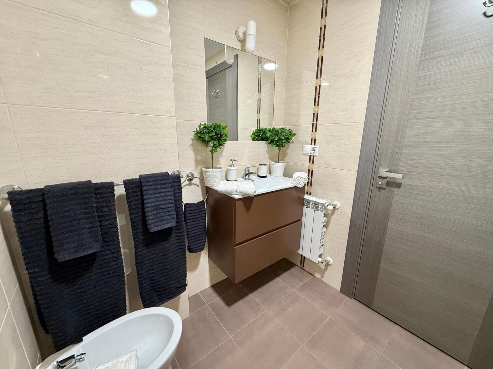 Castro Holidays - Centrico Piscina Urbanizacion Garaje Gratis Кастро-Урдиалес Екстериор снимка