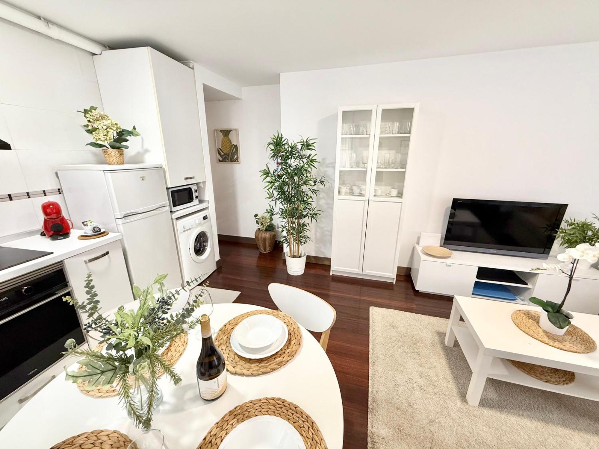 Castro Holidays - Centrico Piscina Urbanizacion Garaje Gratis Кастро-Урдиалес Екстериор снимка