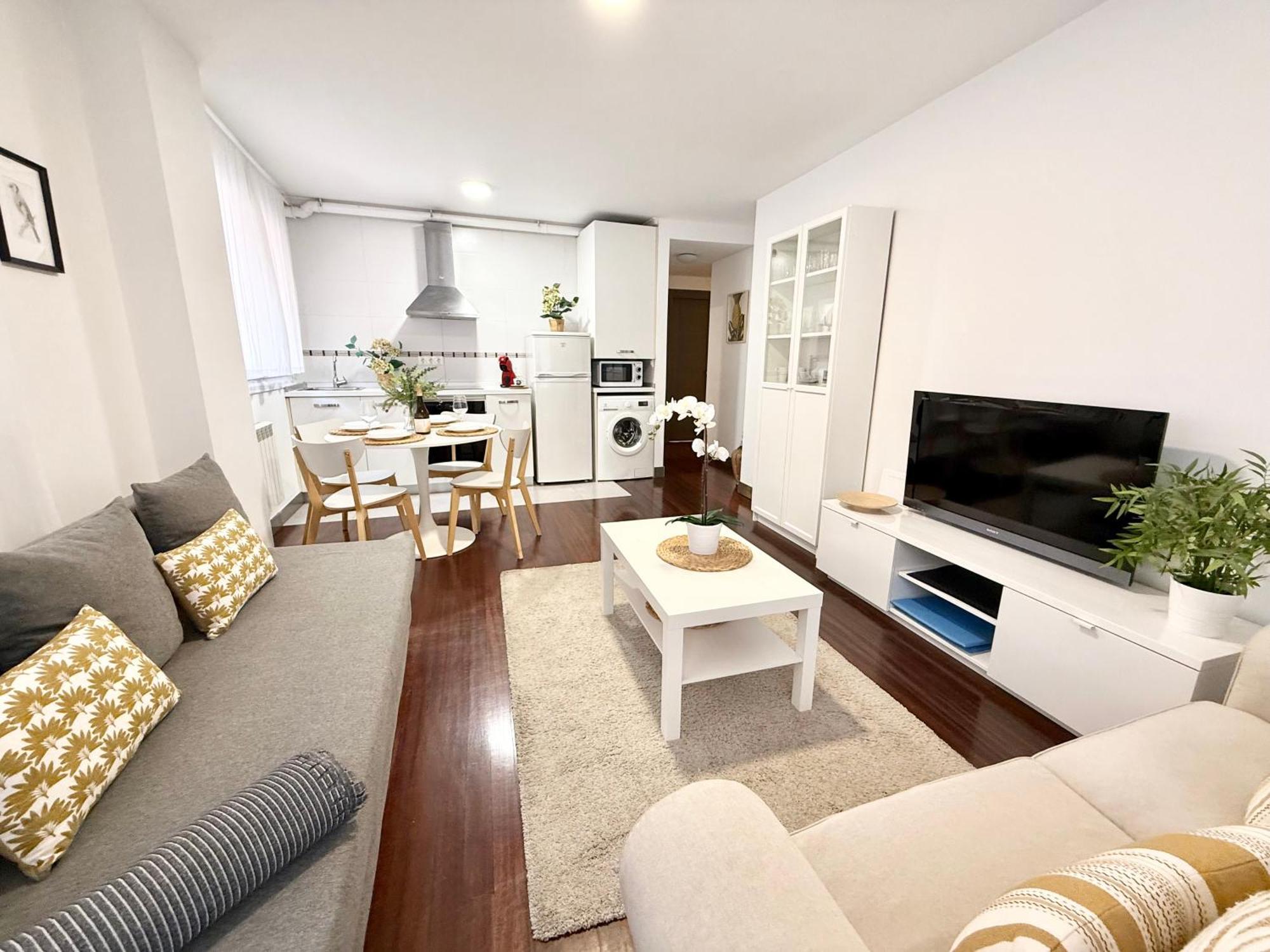Castro Holidays - Centrico Piscina Urbanizacion Garaje Gratis Кастро-Урдиалес Екстериор снимка
