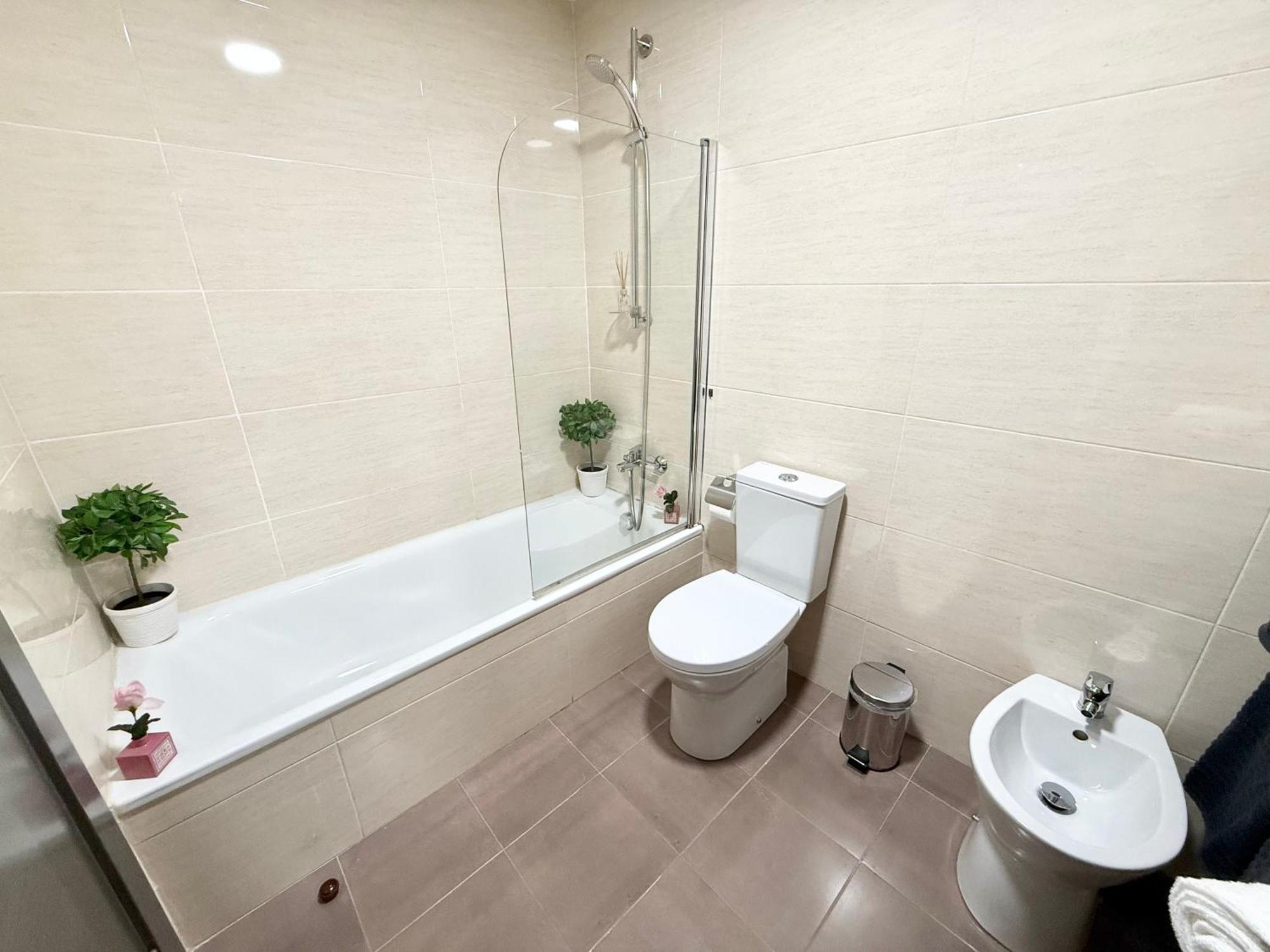 Castro Holidays - Centrico Piscina Urbanizacion Garaje Gratis Кастро-Урдиалес Екстериор снимка