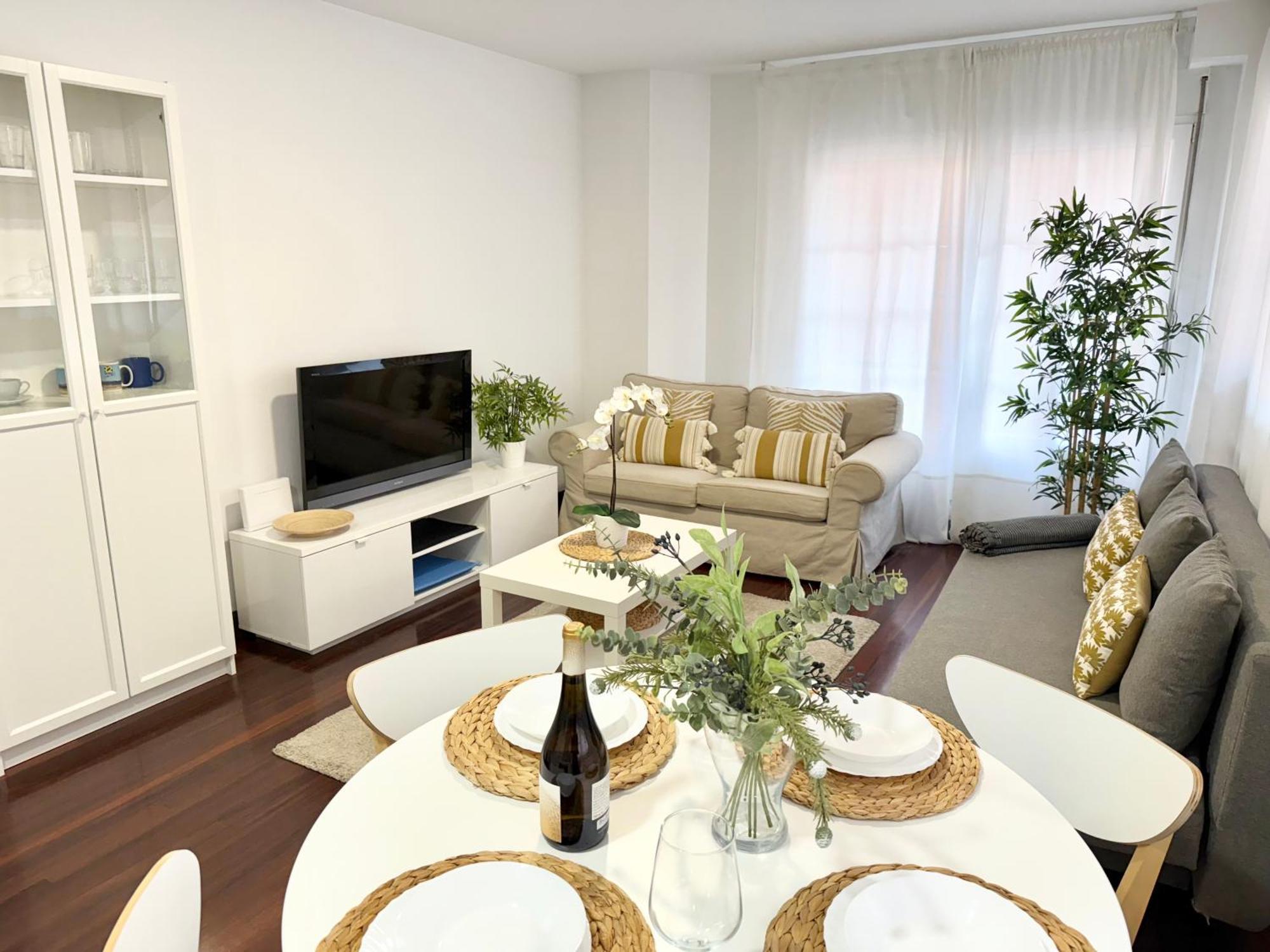 Castro Holidays - Centrico Piscina Urbanizacion Garaje Gratis Кастро-Урдиалес Екстериор снимка